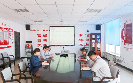 標題：華德牧草公司黨委開展黨紀學習教育專題學習
瀏覽次數(shù)：835
發(fā)表時間：2024-05-24